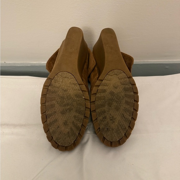 Women's Tan Wedge Ankle Boots - Picture 4 of 6